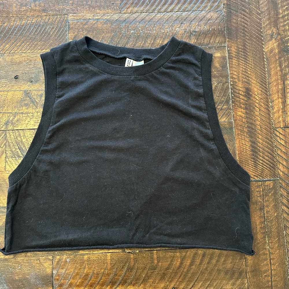 Black Sleeveless Crop Top